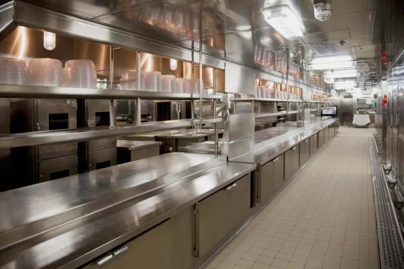 Corredor de uma cozinha industrial compartilhada